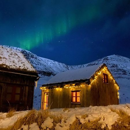 Mulafossur Cottages By Famous Waterfall In Gasadalur 외부 사진