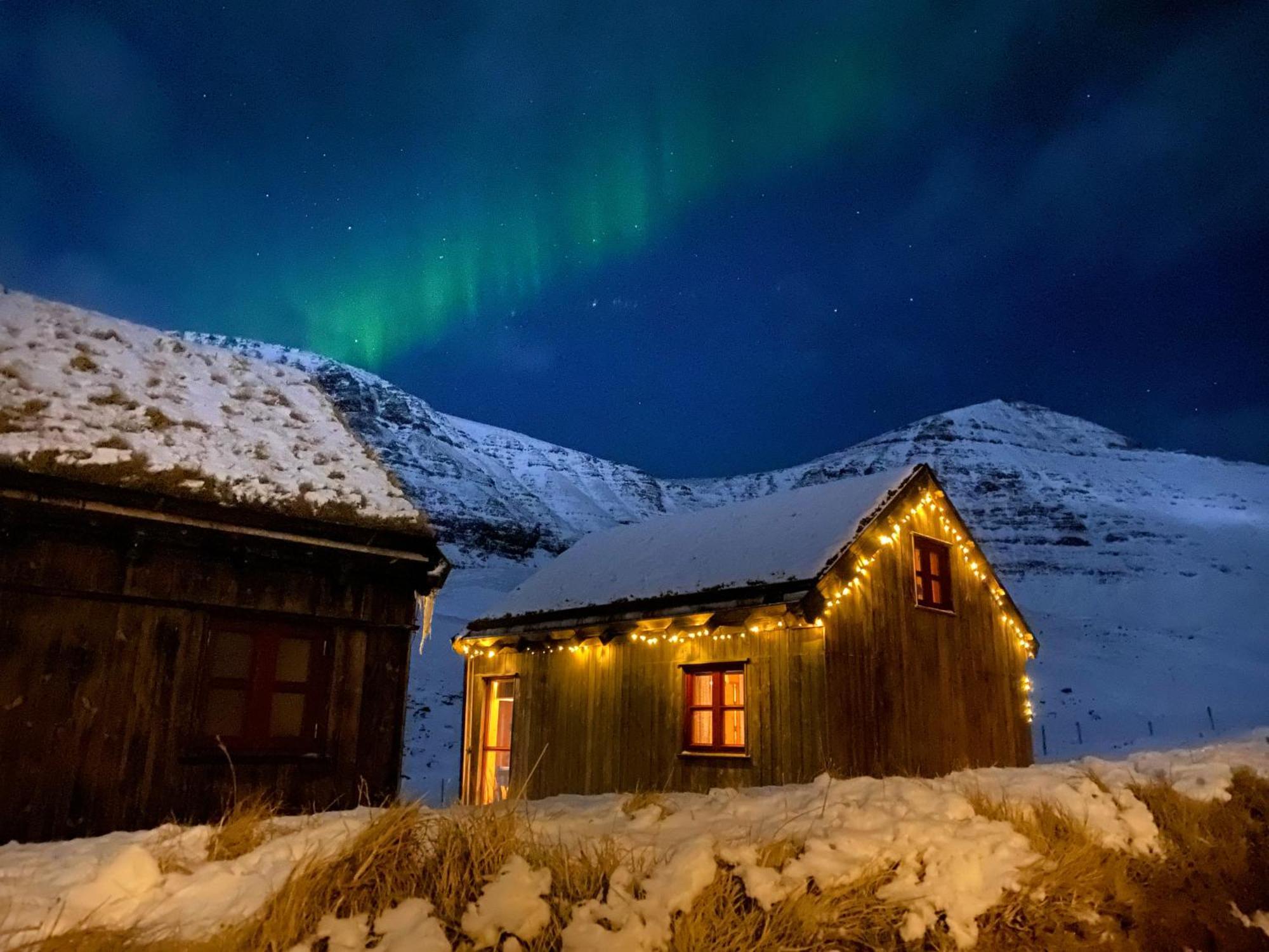 Mulafossur Cottages By Famous Waterfall In Gasadalur 외부 사진