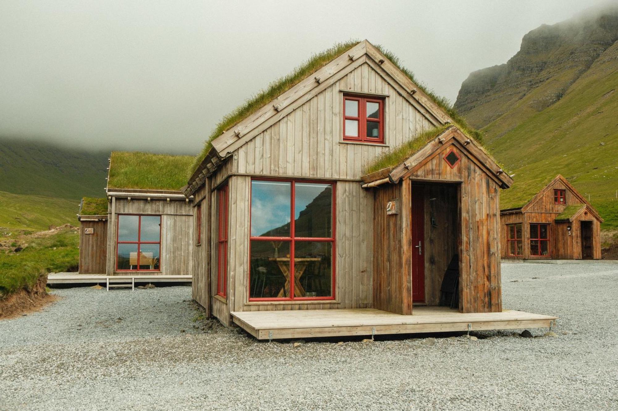 Mulafossur Cottages By Famous Waterfall In Gasadalur 외부 사진