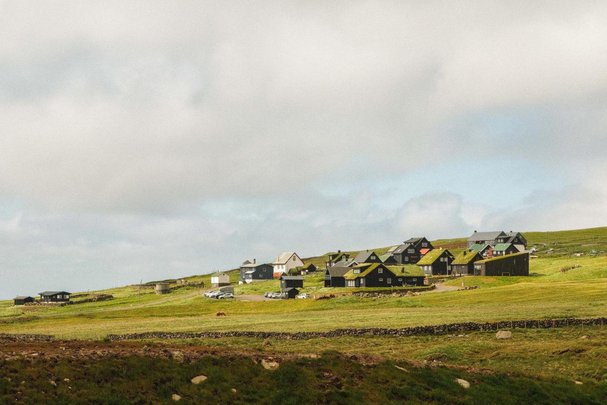 Mulafossur Cottages By Famous Waterfall In Gasadalur 외부 사진