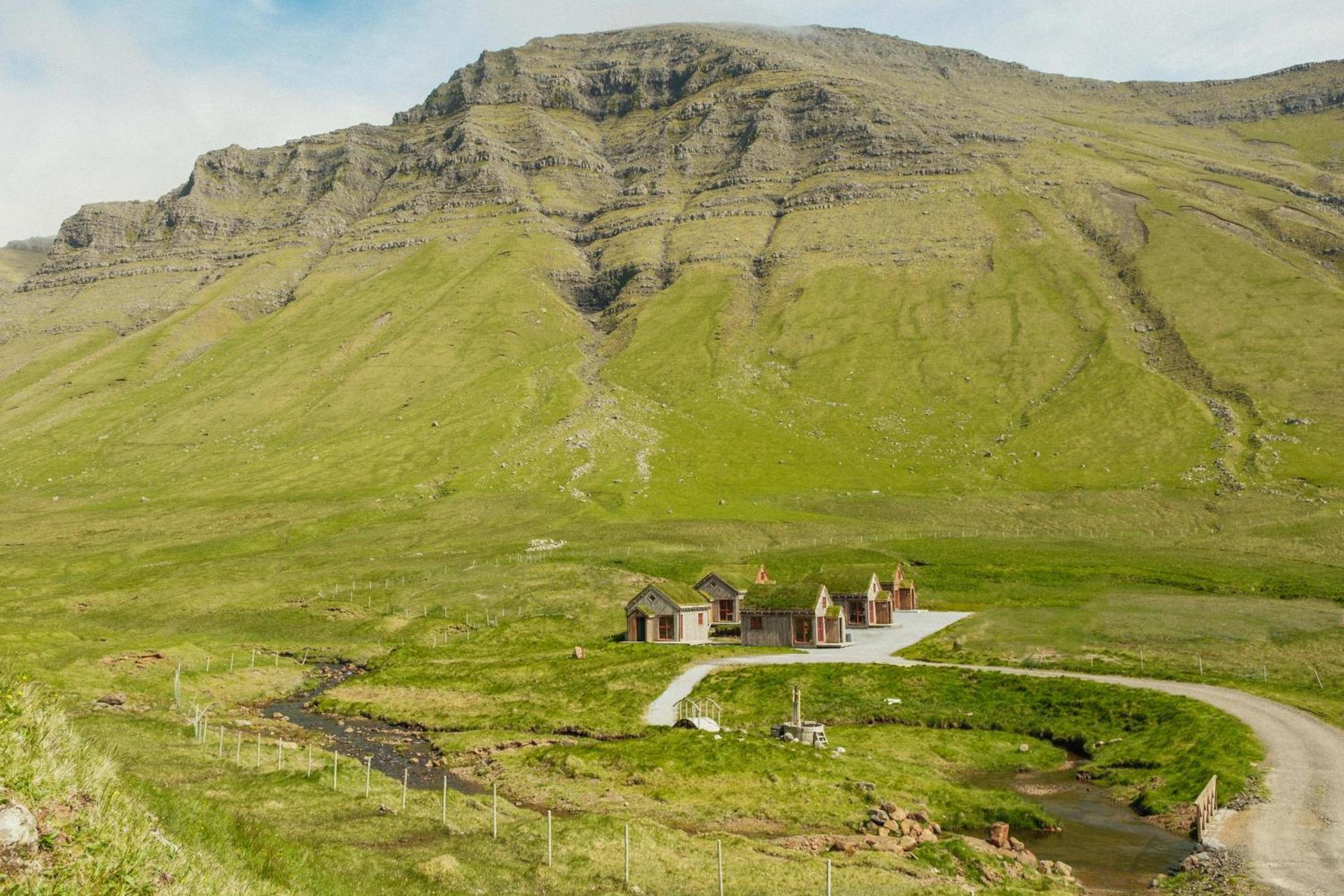 Mulafossur Cottages By Famous Waterfall In Gasadalur 외부 사진