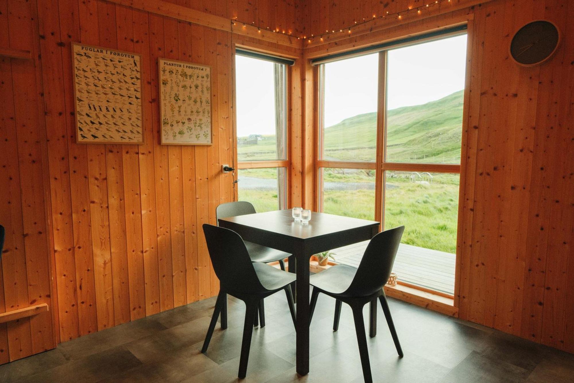 Mulafossur Cottages By Famous Waterfall In Gasadalur 외부 사진