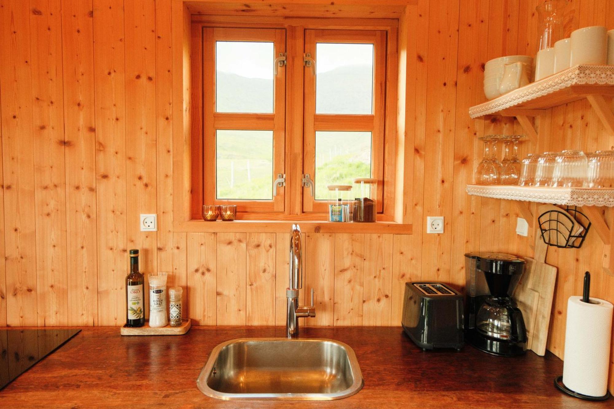 Mulafossur Cottages By Famous Waterfall In Gasadalur 외부 사진