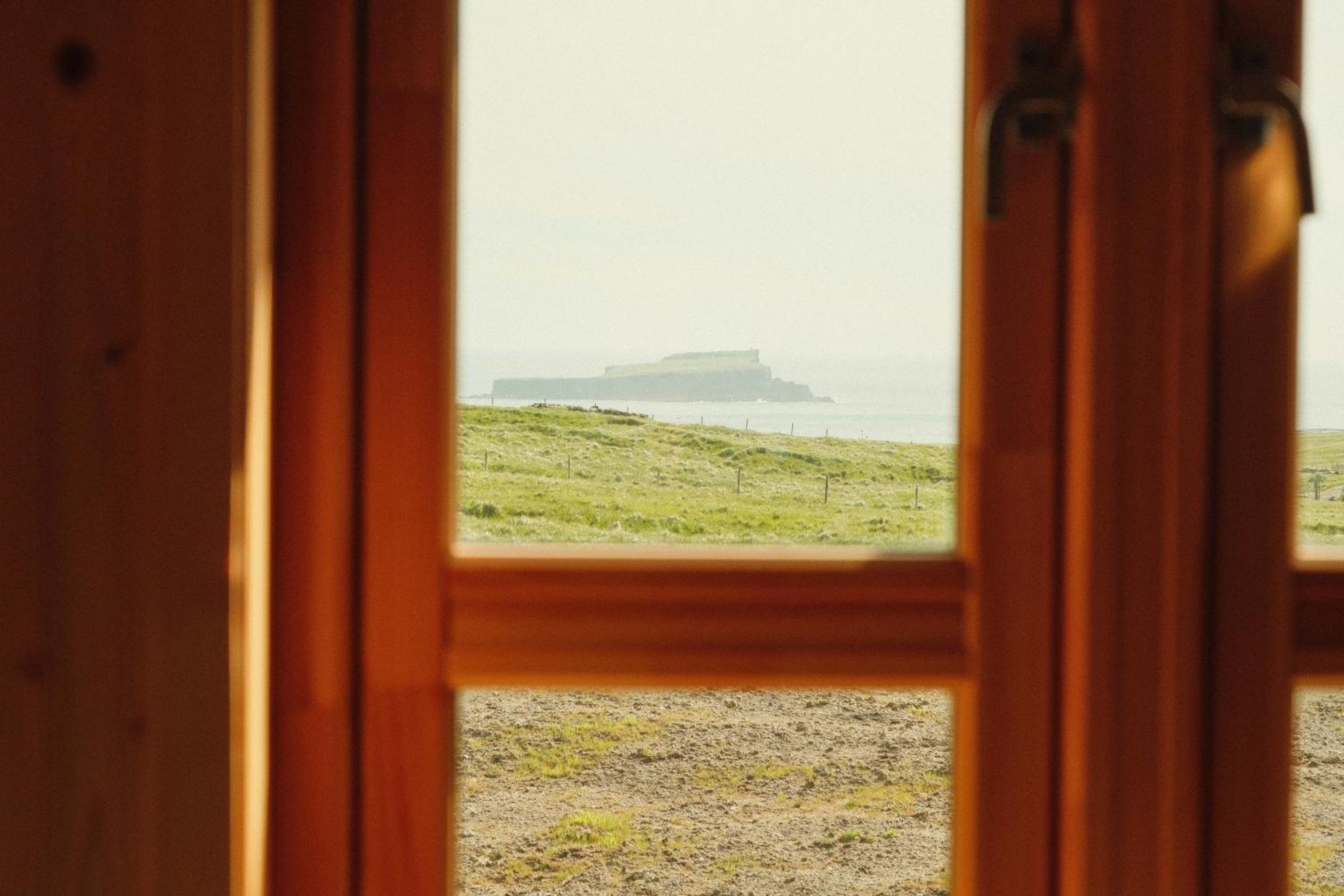 Mulafossur Cottages By Famous Waterfall In Gasadalur 외부 사진