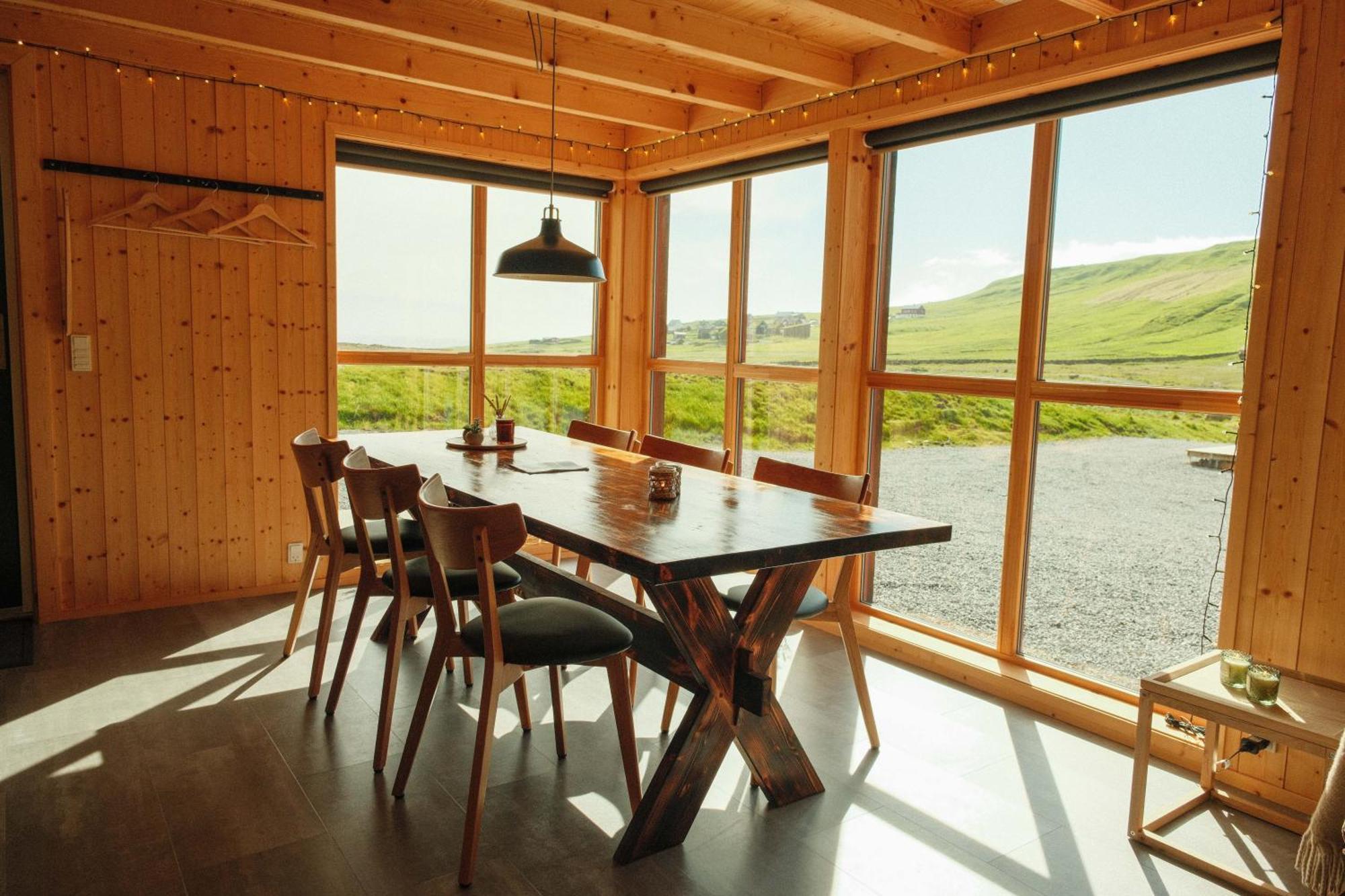 Mulafossur Cottages By Famous Waterfall In Gasadalur 외부 사진