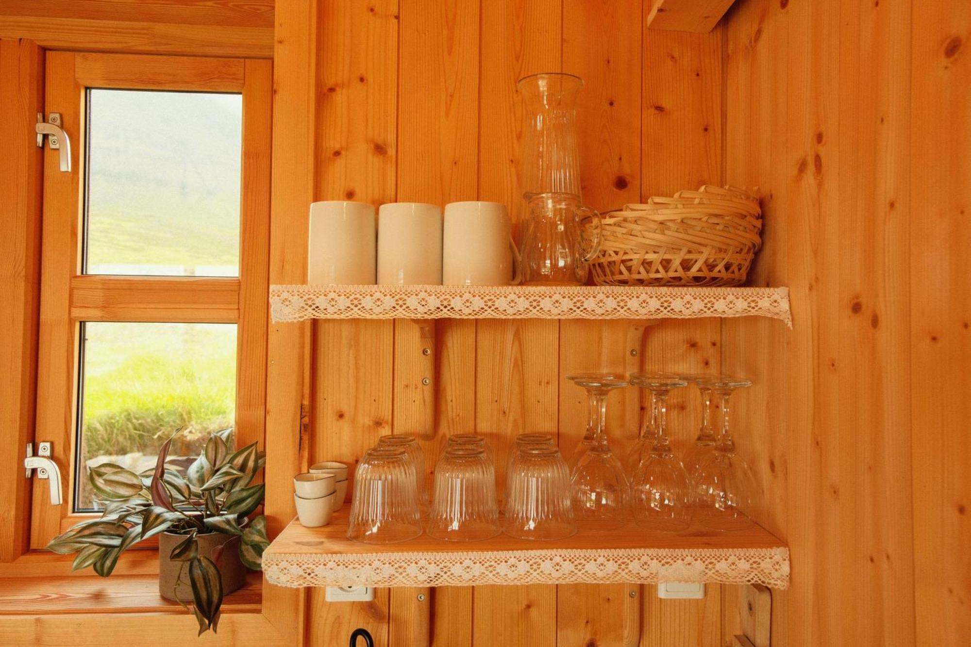 Mulafossur Cottages By Famous Waterfall In Gasadalur 외부 사진