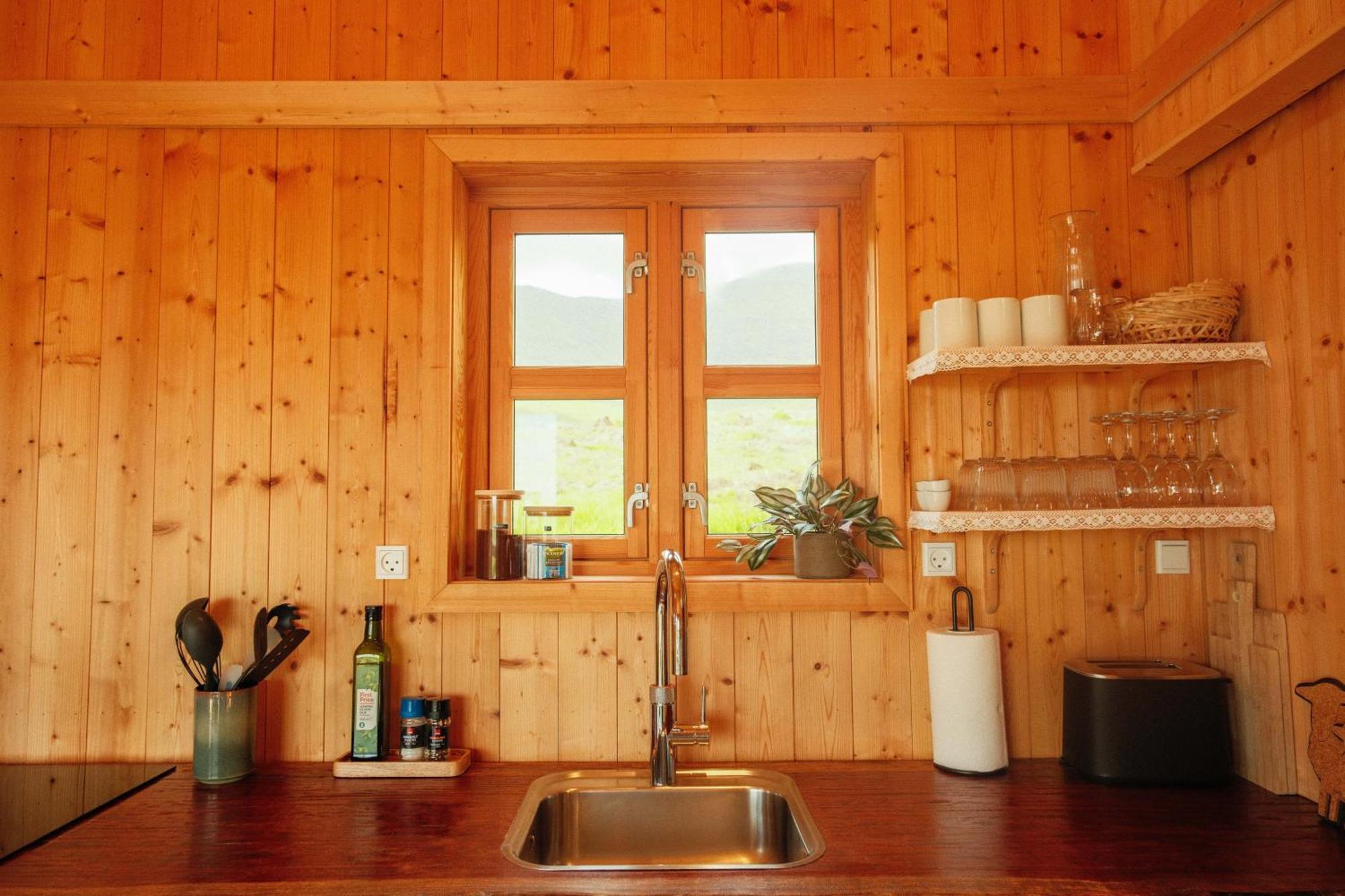 Mulafossur Cottages By Famous Waterfall In Gasadalur 외부 사진