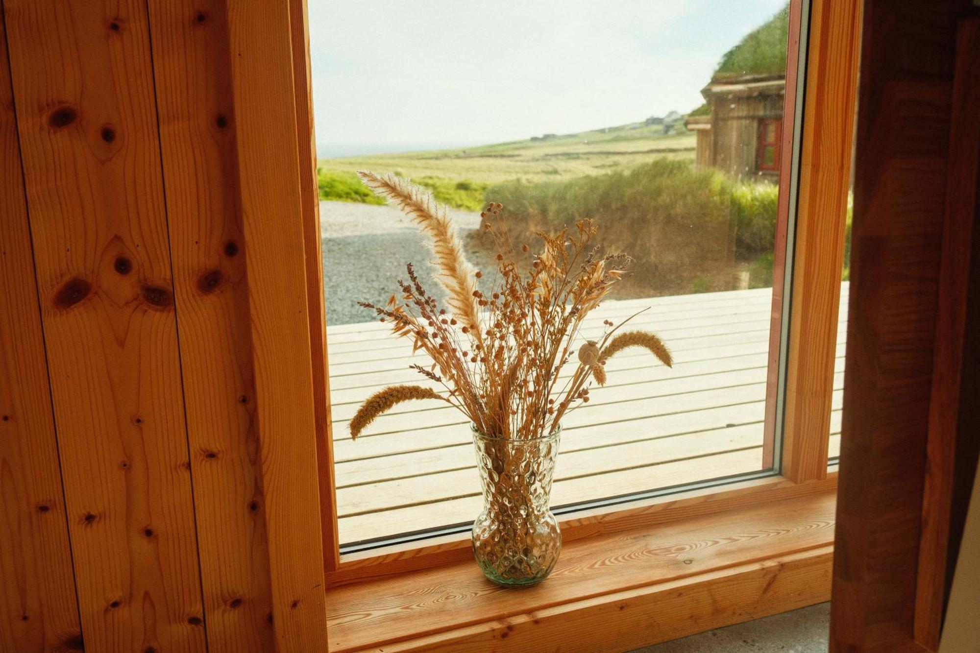 Mulafossur Cottages By Famous Waterfall In Gasadalur 외부 사진